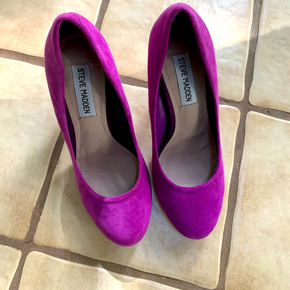 Steve Madden suede heels